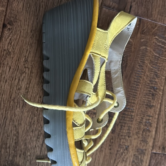 Fly London size 7 sandals. Worn a few times. - Picture 6 of 7